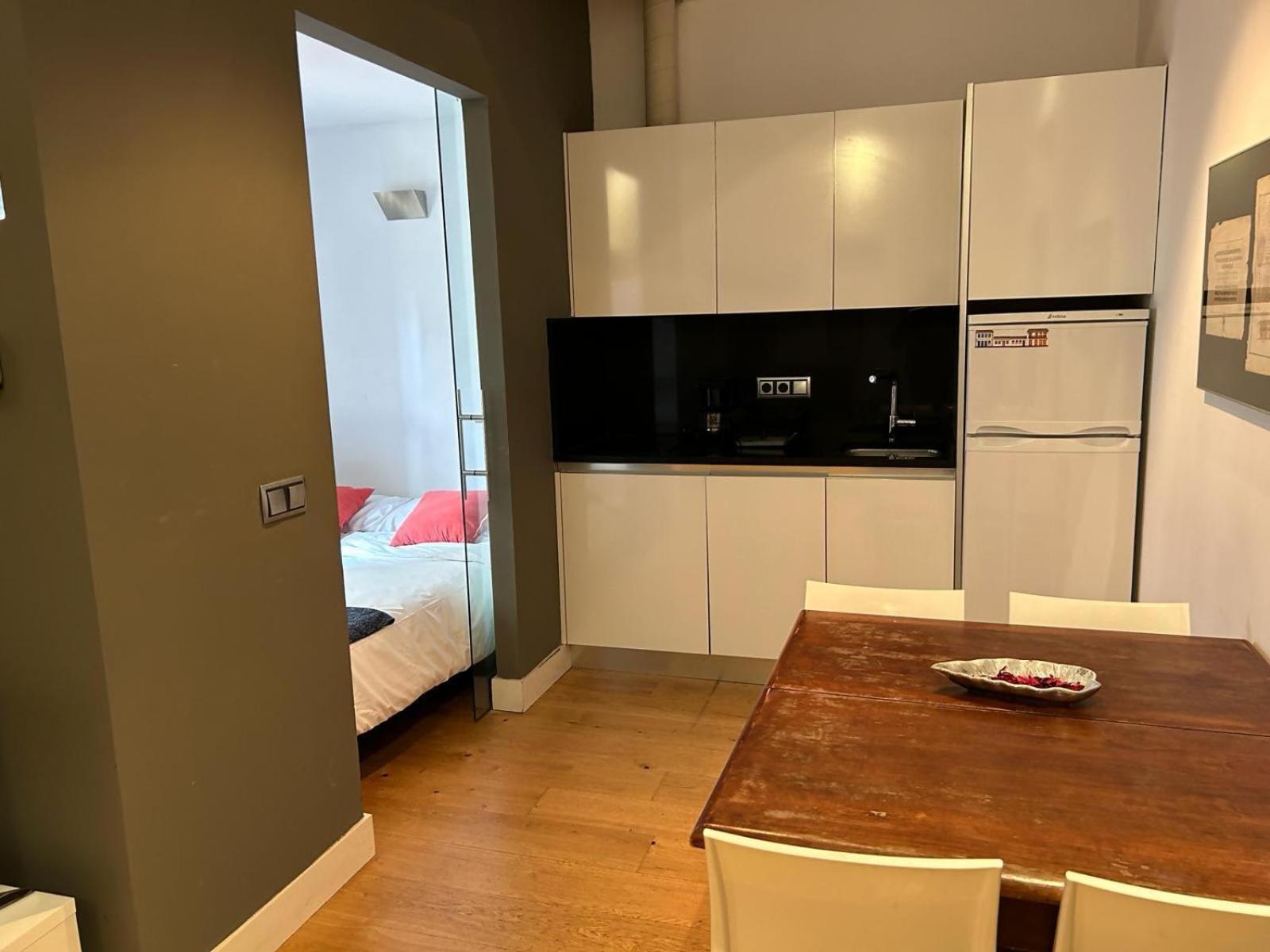 Estudio En Av De America Madrid Buitenkant foto